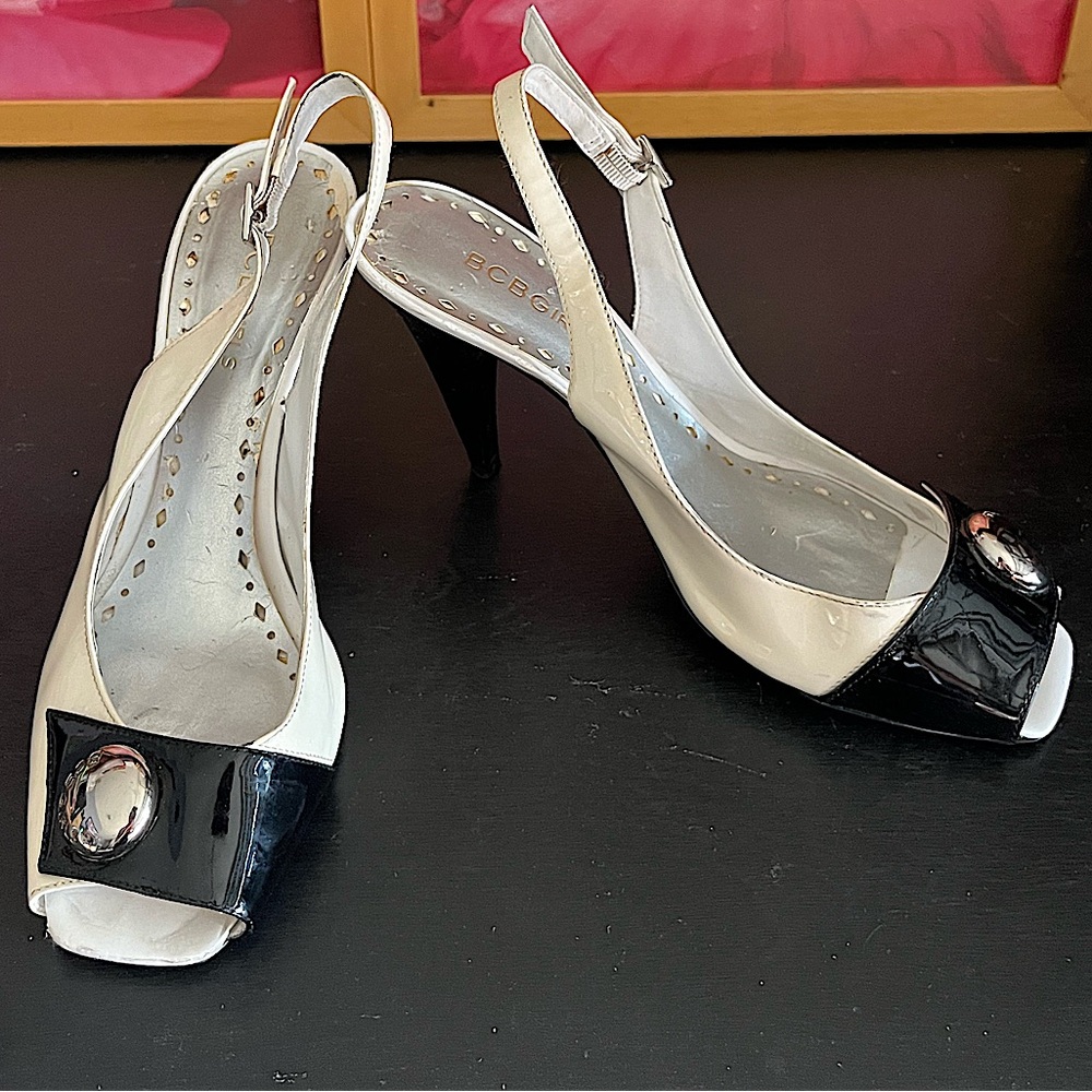 Vintage BCBG Y2K Sling Back B&W Heel Sandals